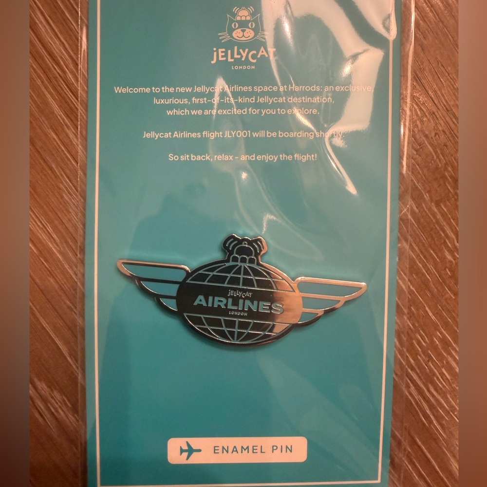 Jellycat Bartholomew Airline Bear Gift Set with Matching Pins & Stickers - Picture 6 of 7